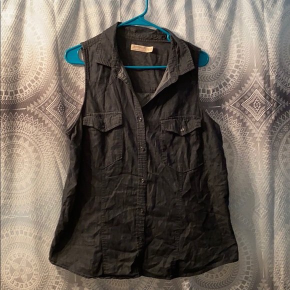 Button down - Picture 2 of 4